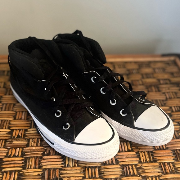 Low Top Converse - Picture 3 of 6